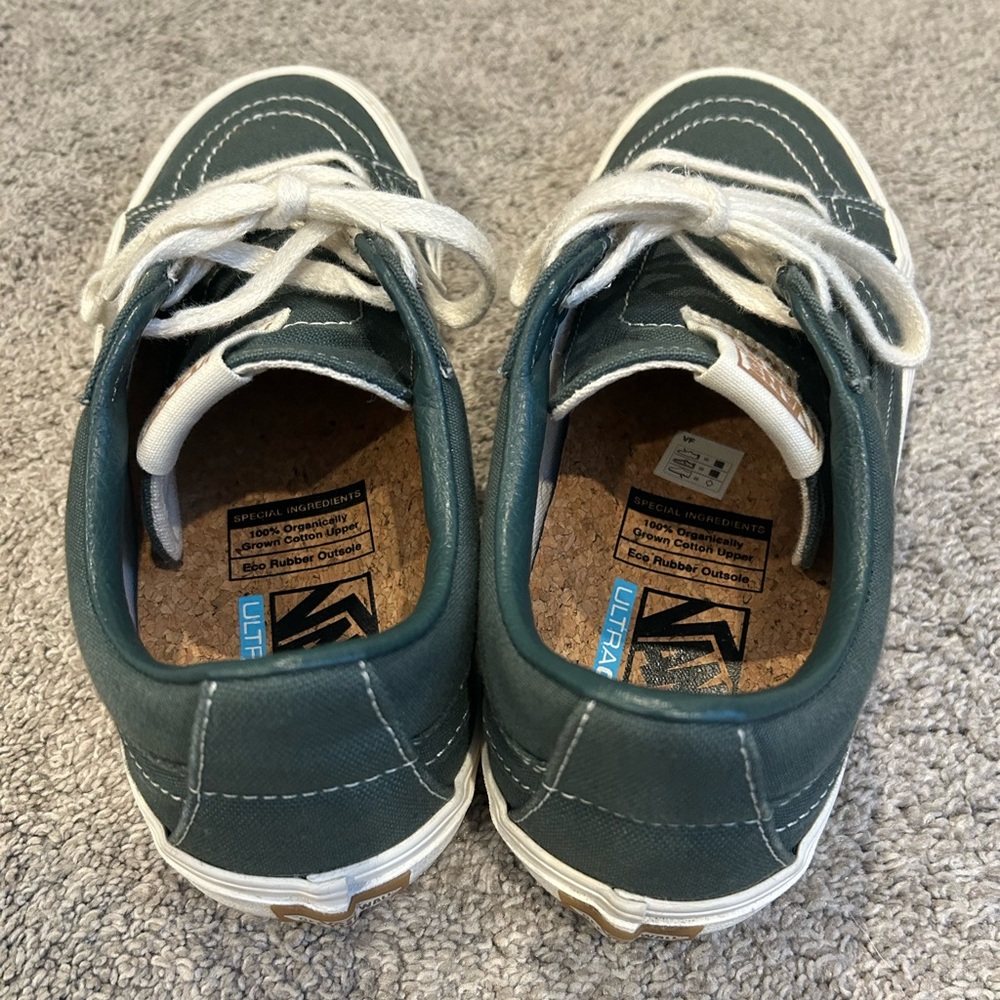 Vans unisex sneaker. 8.5men/10 women